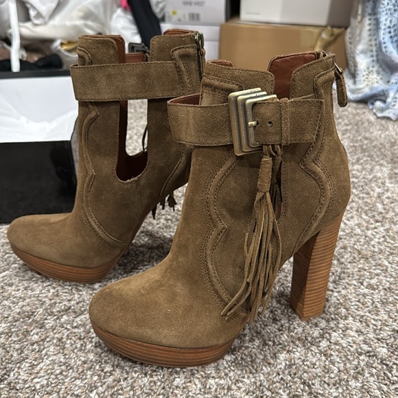 NEW! Boutique 9 dark taupe suede ankle boot size 9.5 - Picture 3 of 4